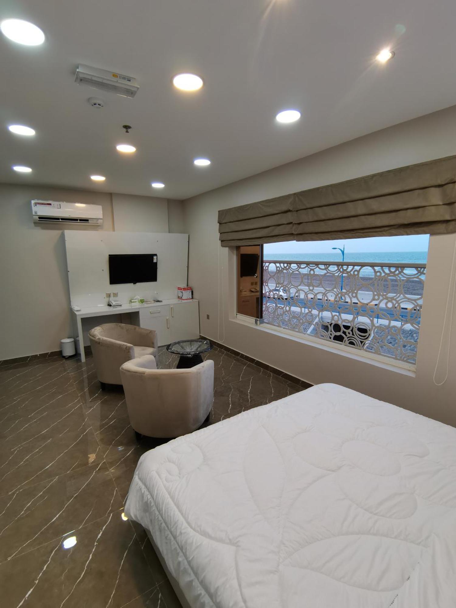 Marina H Hotel 2*